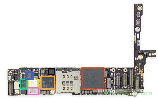 iPhone 6 Plus主板采用1GB RAM的蘋果A8 SoC作為核心部件。（來源：iFixit）