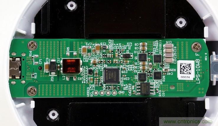 拆解對(duì)比：系出同門，小米、紫米無(wú)線充電器的差別有多大？