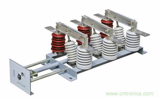 高壓斷路器的操作結(jié)構(gòu)有哪幾種？和隔離開關(guān)有什么區(qū)別？